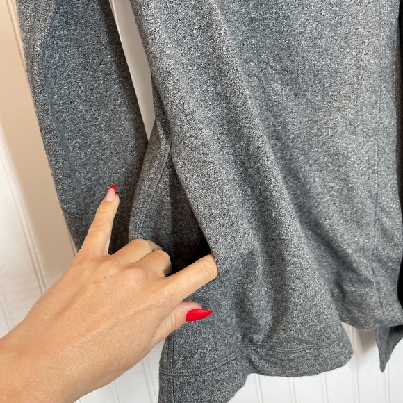 LULUEMON Savasana Wrap Drape Jacket Size 4 - Gray Mock Neck Pocket Asymmetrical - Picture 10 of 10